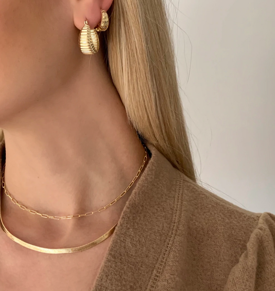 Chunky Heartstrand Hoop